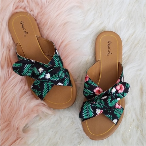 5.5 Tropical Slide - Picture 2 of 5